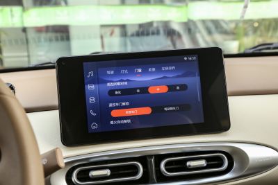 2025款 四门版 臻享款-内饰-图片-有驾