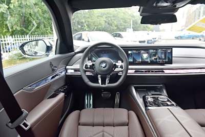 2023款 740Li 尊享型 M运动套装-内饰-图片-有驾