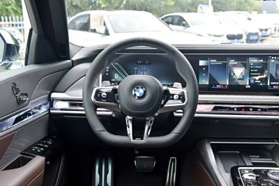 2023款 740Li 尊享型 M运动套装-内饰-图片-有驾