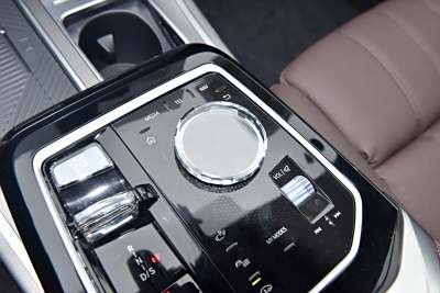 2023款 740Li 尊享型 M运动套装-内饰-图片-有驾