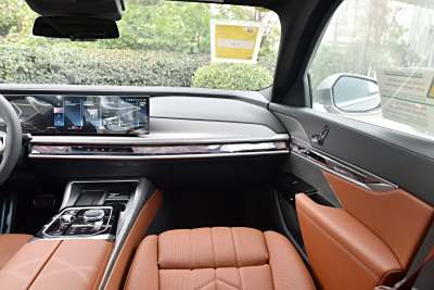 2023款 740Li 尊享型 M运动套装-内饰-图片-有驾