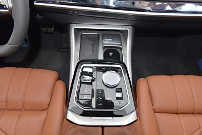 2023款 740Li 尊享型 M运动套装-内饰-图片-有驾