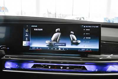 2023款 740Li 尊享型 M运动套装-内饰-图片-有驾