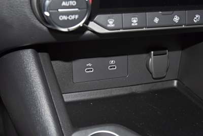 2026款 1.6L CVT悦享版-内饰-图片-有驾 2026款 1.6L CVT悦享版-内饰-图片-有驾