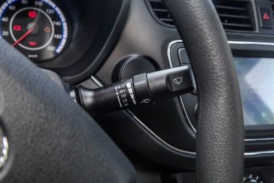 2021款 1.5L欧诺S智享版双蒸空调客车JL473QG-内饰-图片-有驾