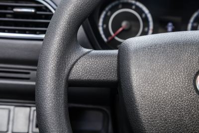 2021款 1.5L欧诺S智享版双蒸空调客车JL473QG-内饰-图片-有驾