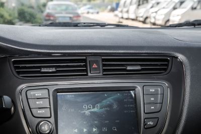 2021款 1.5L欧诺S智享版双蒸空调客车JL473QG-内饰-图片-有驾