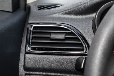 2021款 1.5L欧诺S智享版双蒸空调客车JL473QG-内饰-图片-有驾