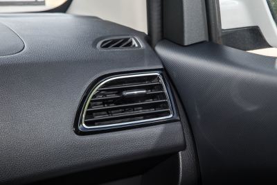 2021款 1.5L欧诺S智享版双蒸空调客车JL473QG-内饰-图片-有驾