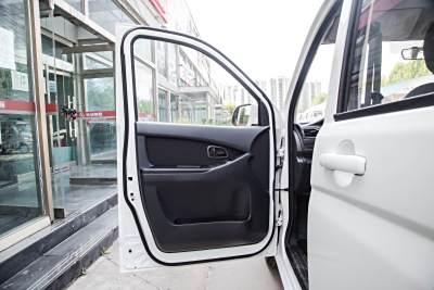 2021款 1.5L欧诺S智享版双蒸空调客车JL473QG-内饰-图片-有驾