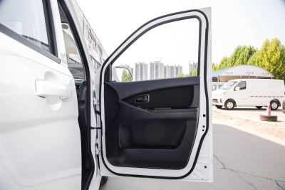 2021款 1.5L欧诺S智享版双蒸空调客车JL473QG-内饰-图片-有驾