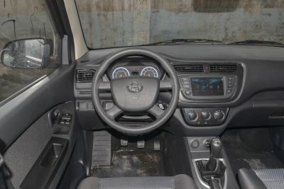 2021款 1.5L欧诺S智享版双蒸空调客车JL473QG-内饰-图片-有驾