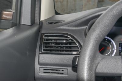 2021款 1.5L欧诺S智享版双蒸空调客车JL473QG-内饰-图片-有驾