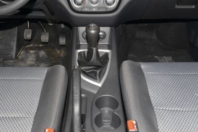 2021款 1.5L欧诺S智享版双蒸空调客车JL473QG-内饰-图片-有驾