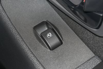 2021款 1.5L欧诺S智享版双蒸空调客车JL473QG-内饰-图片-有驾