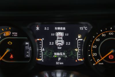 2024款 2.0T 撒哈拉四门版-内饰-图片-有驾