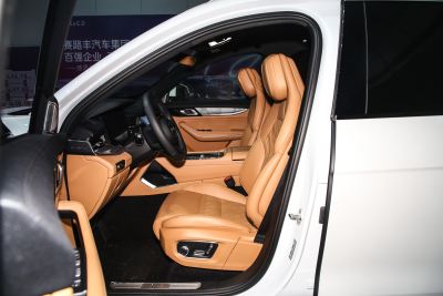 2024款 2.0T 四驱全球版 七座-空间-图片-有驾