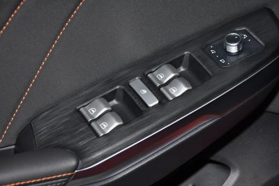 2021款 1.5T 两驱元气橙版-内饰-图片-有驾