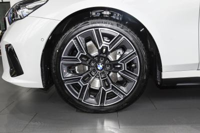 2026款 530Li 尊享型 M运动套装-外观-图片-有驾