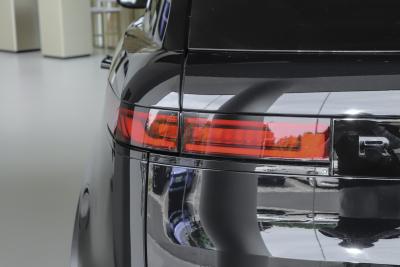 2025款 4.4 V8 SV Edition Two-外观-图片-有驾