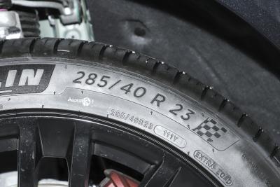 2025款 4.4 V8 SV Edition Two-外观-图片-有驾