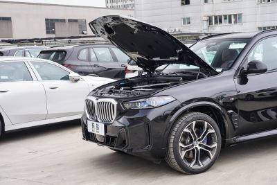 2023款 xDrive 40Li 尊享型M运动曜夜套装-外观-图片-有驾