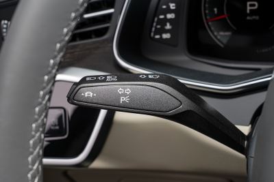 2025款 改款 55 TFSI quattro 旗舰动感型-内饰-图片-有驾