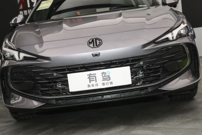 2025款 2.0T 405 AT奢享版-外观-图片-有驾