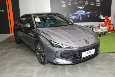2025款 2.0T 405 AT奢享版-外观-图片-有驾