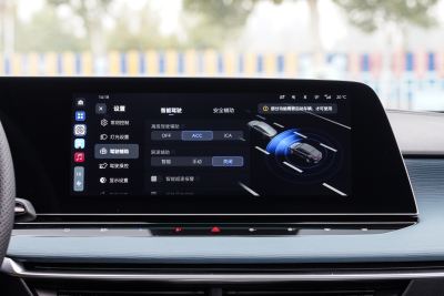 2025款 2.0T 405 AT奢享版-内饰-图片-有驾