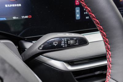 2025款 2.0T 405 AT奢享版-内饰-图片-有驾