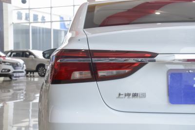 2020款 PLUS 1.6L CVT 4G互联荣耀旗舰版-外观-图片-有驾