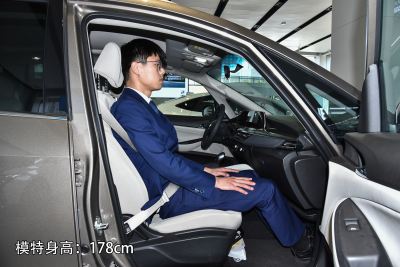 2021款 323T 轻混动互联精英型-空间-图片-有驾