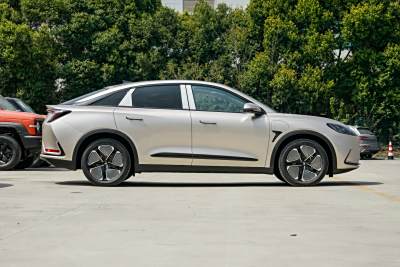 2025款 735MAX 175kW-外观-图片-有驾