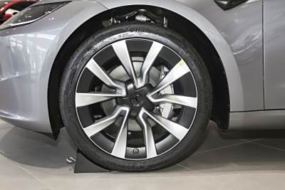 2025款 后轮驱动版-外观-图片-有驾