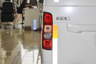 2022款 纯电动厢式运输车4498车长平顶背掀门2座70kW 41.86kWh-外观-图片-有驾