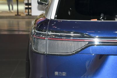 2026款 纯电 Ultimate 领世加长版 6座-外观-图片-有驾