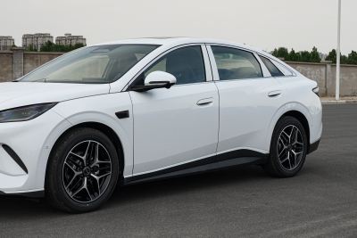 2025款 EV 545KM旗舰型-外观-图片-有驾