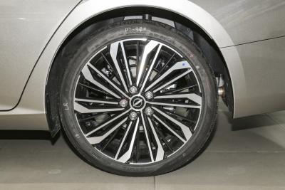 2026款 鸿蒙座舱 2.0T 旗舰版-外观-图片-有驾