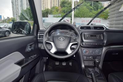 2023款 2.0T 柴油四驱进取型平槽车箱-内饰-图片-有驾
