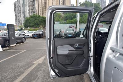 2023款 2.0T 柴油四驱进取型平槽车箱-内饰-图片-有驾