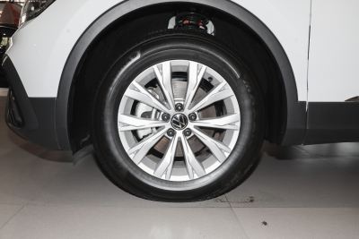 2024款 出众款 330TSI 自动两驱龙腾版-外观-图片-有驾