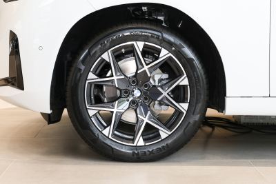 2027款 xDrive25L M运动曜夜套装-外观-图片-有驾