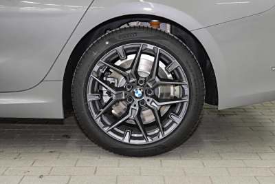 2025款 330Li 尊享型 M运动曜夜套装-外观-图片-有驾