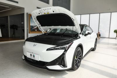 2024款 650ULTRA 390kW-外观-图片-有驾