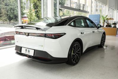 2024款 650ULTRA 390kW-外观-图片-有驾