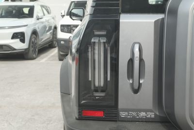 2025款 206km XWD 穿越加长版 7座-外观-图片-有驾