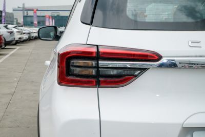 2025款 1.5L 手动卓越版-外观-图片-有驾