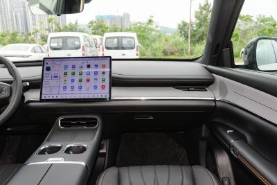 2025款 215旗舰型-内饰-图片-有驾