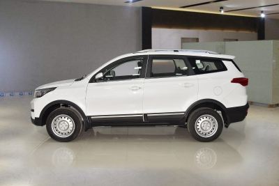 2022款 1.5L 手动标准型 7座-外观-图片-有驾